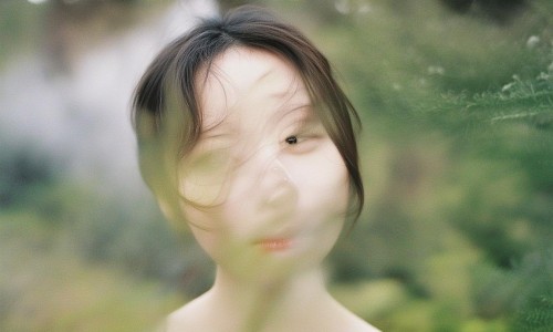 微创双眼皮是一种双眼皮手术方法，其特点在于创伤较小，恢复较快，效果自然