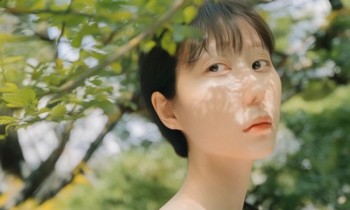 微创双眼皮是一种双眼皮手术方法,其特点在于创伤较小,恢复较快,效果自然